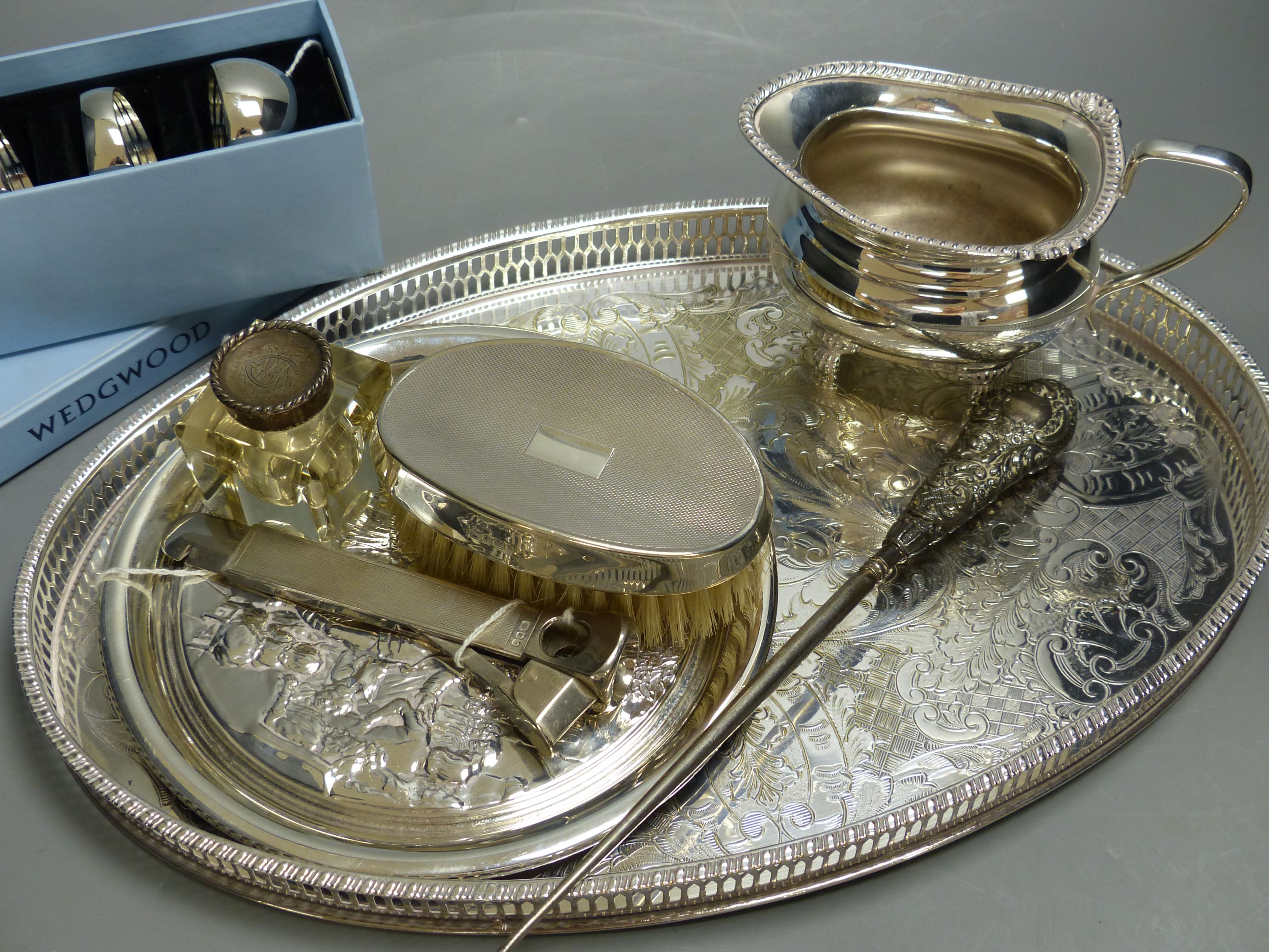 An engine-turned silver cigar cutter, a Birmingham Mint 1974 silver Christmas plate and sundry other items